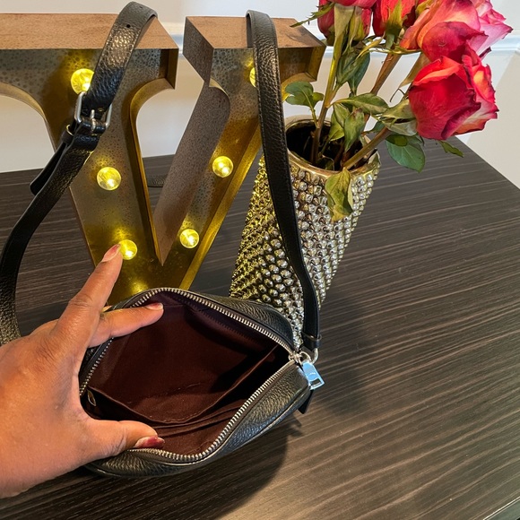 Coach Bag! - Picture 5 of 9